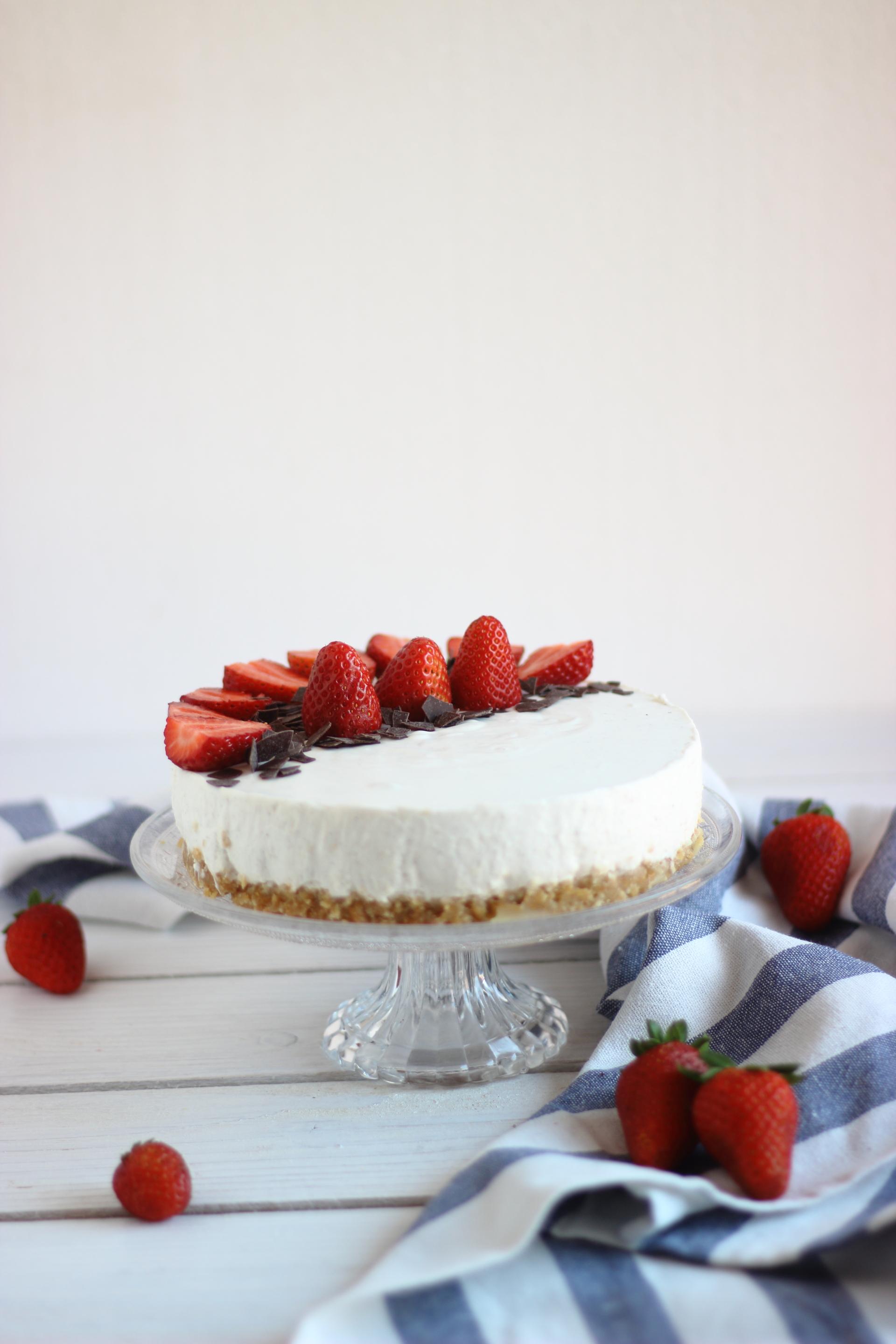 Cheesecake Con Yogurt Greco Panna E Fragole Un Dessert Fresco E Goloso