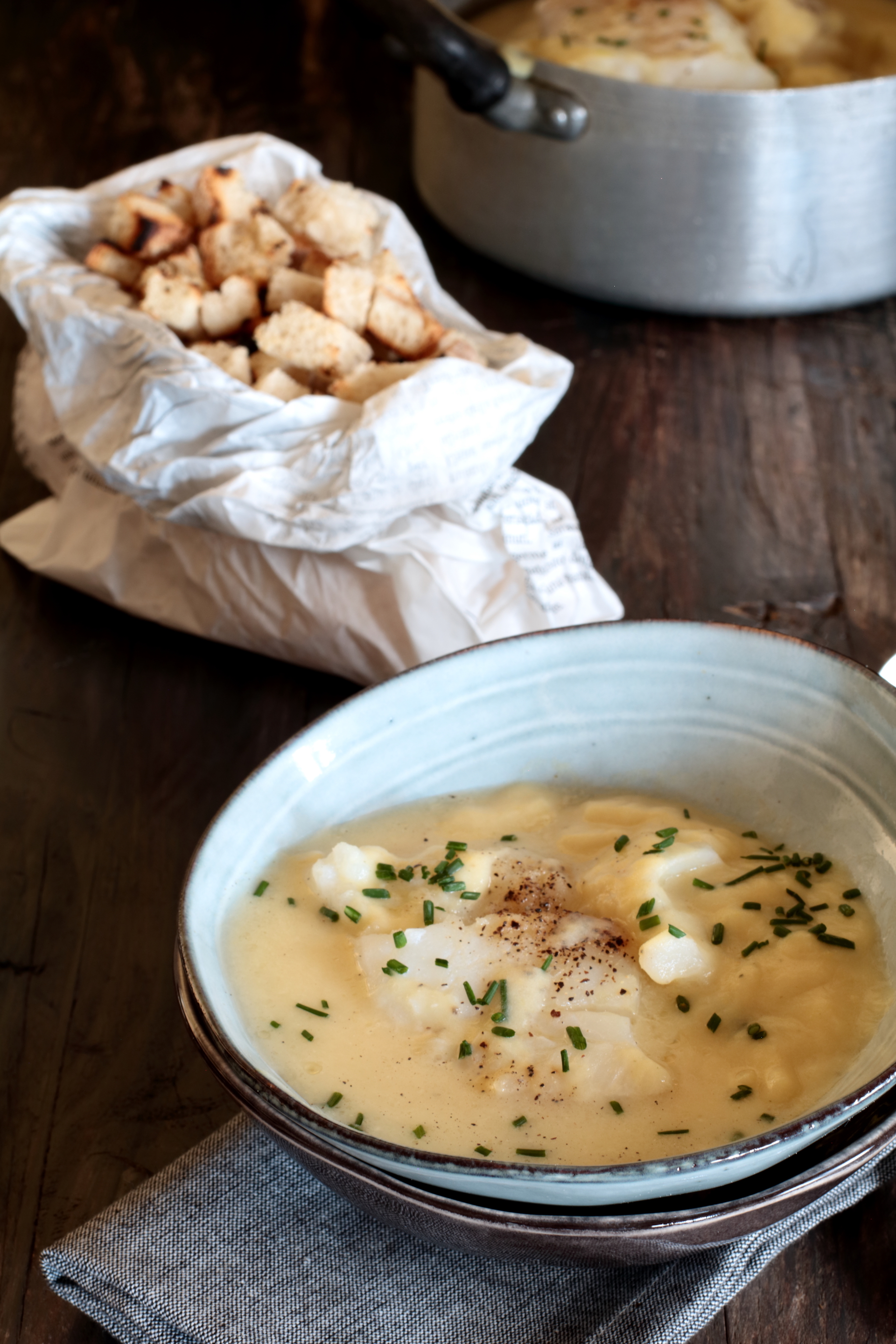 merluzzo al forno in zuppa di patate e porri