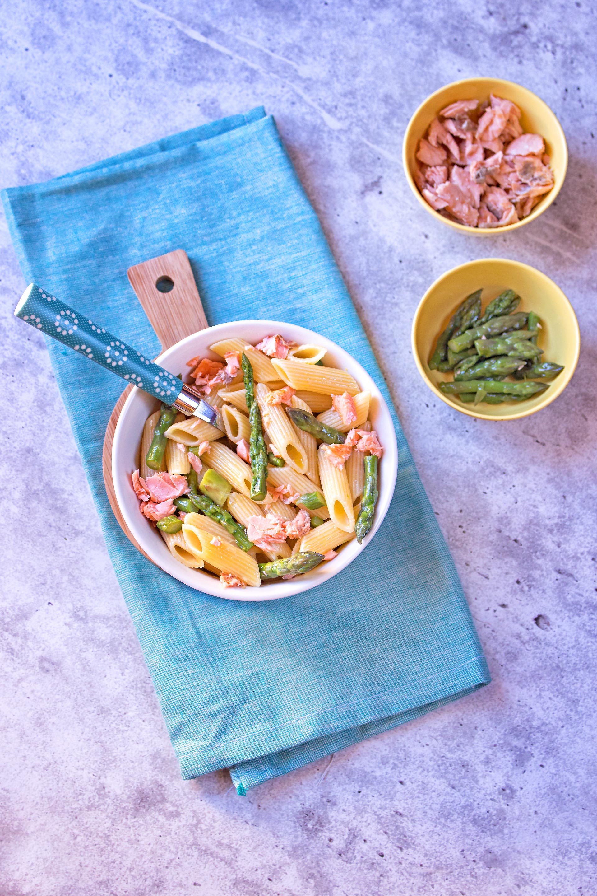 Penne con asparagi e trota